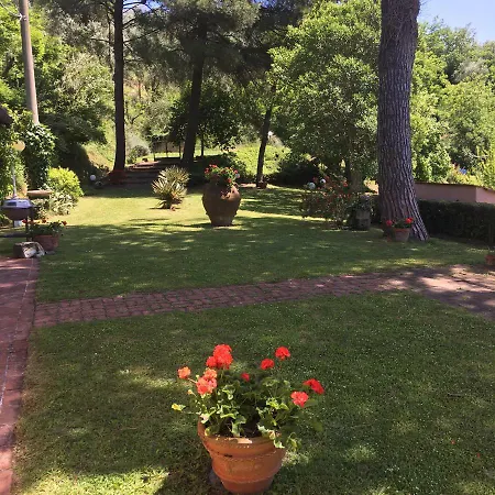 House In Park Montopoli in Val dʼArno
